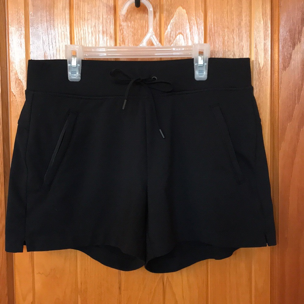 Athleta Modern Metro Shortie